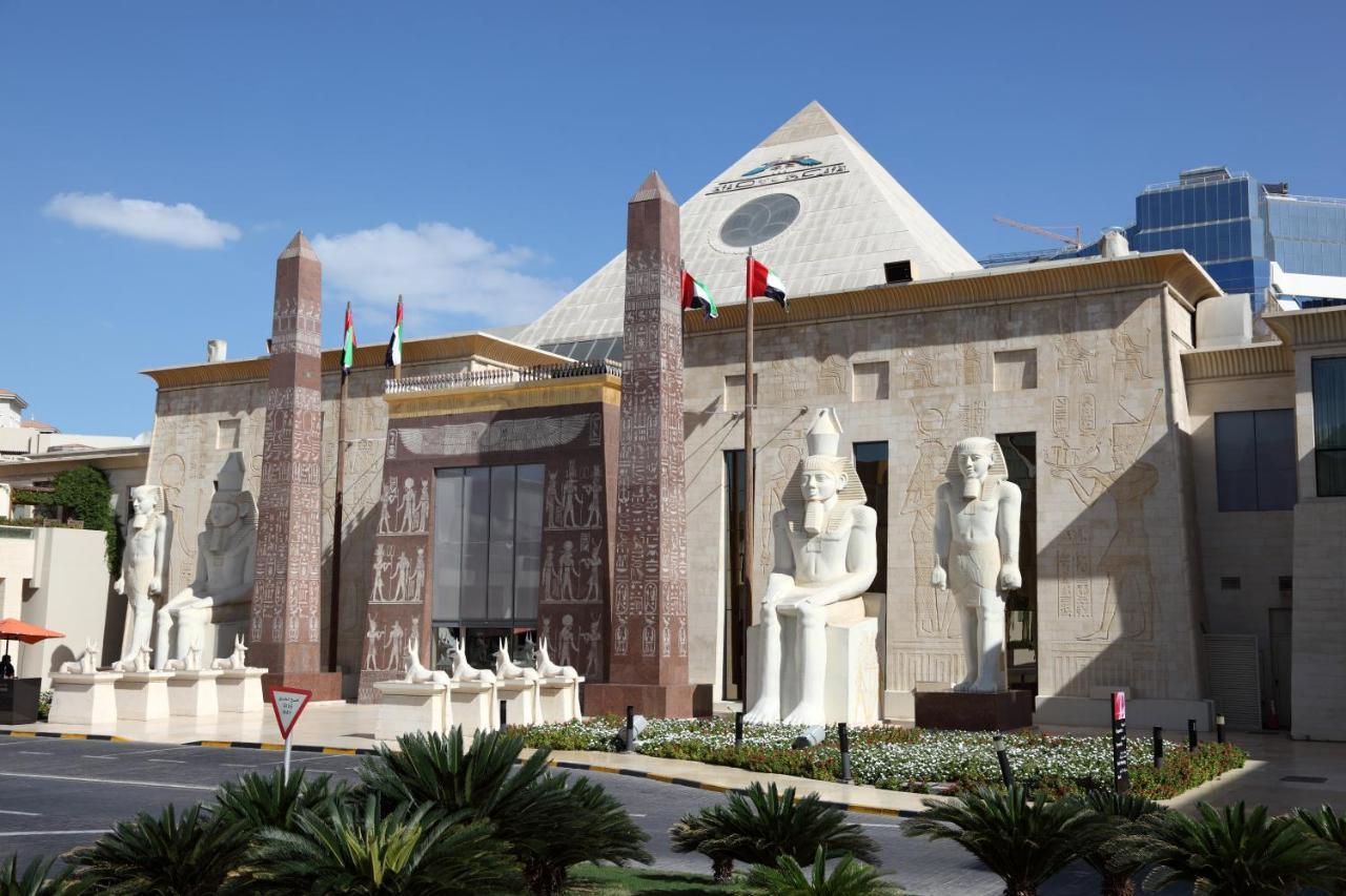 Moevenpick Hotel & Apartments Bur Dubaj Kültér fotó The museum in 2015