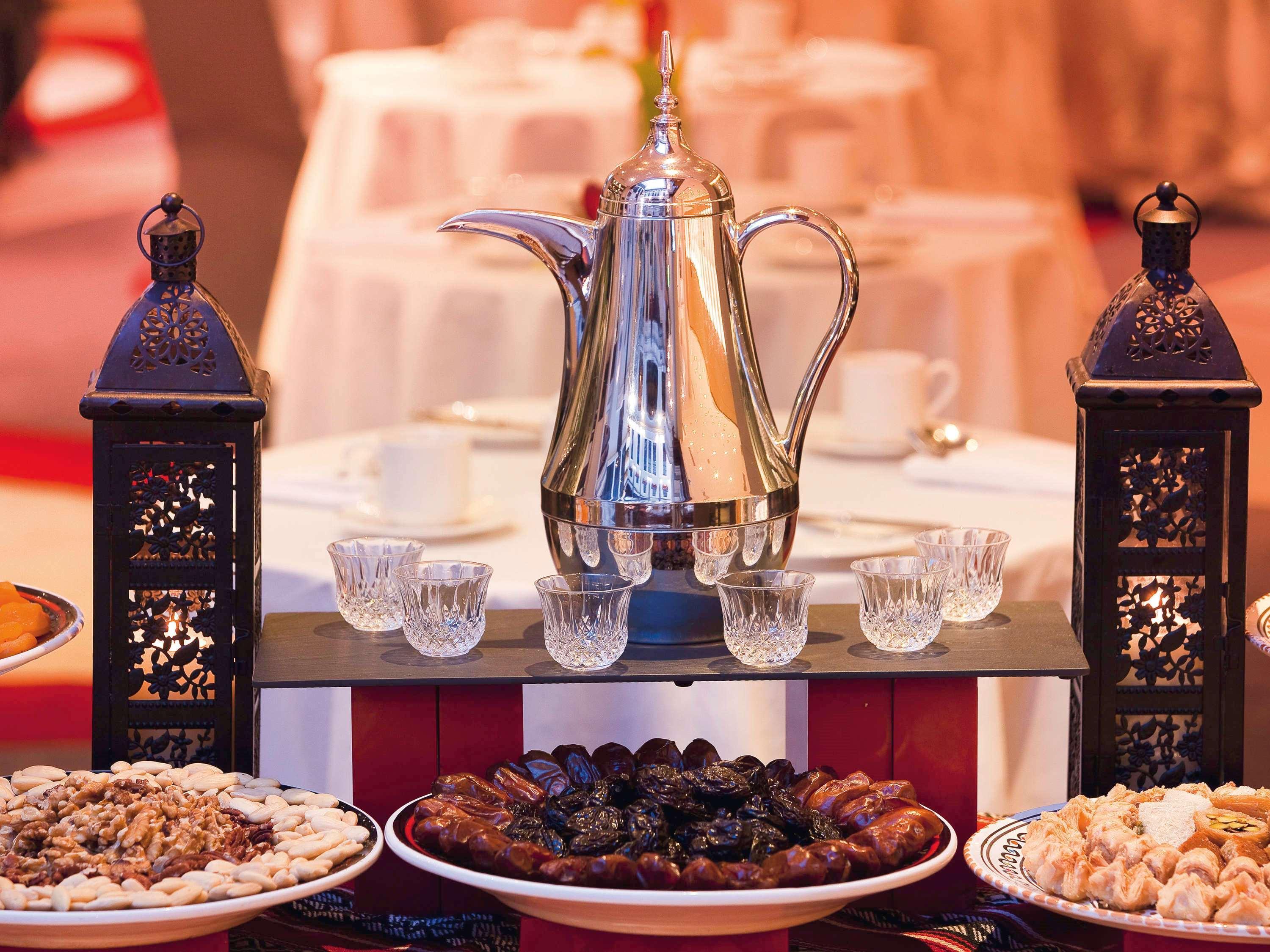Moevenpick Hotel & Apartments Bur Dubaj Kültér fotó Arabic coffee pot